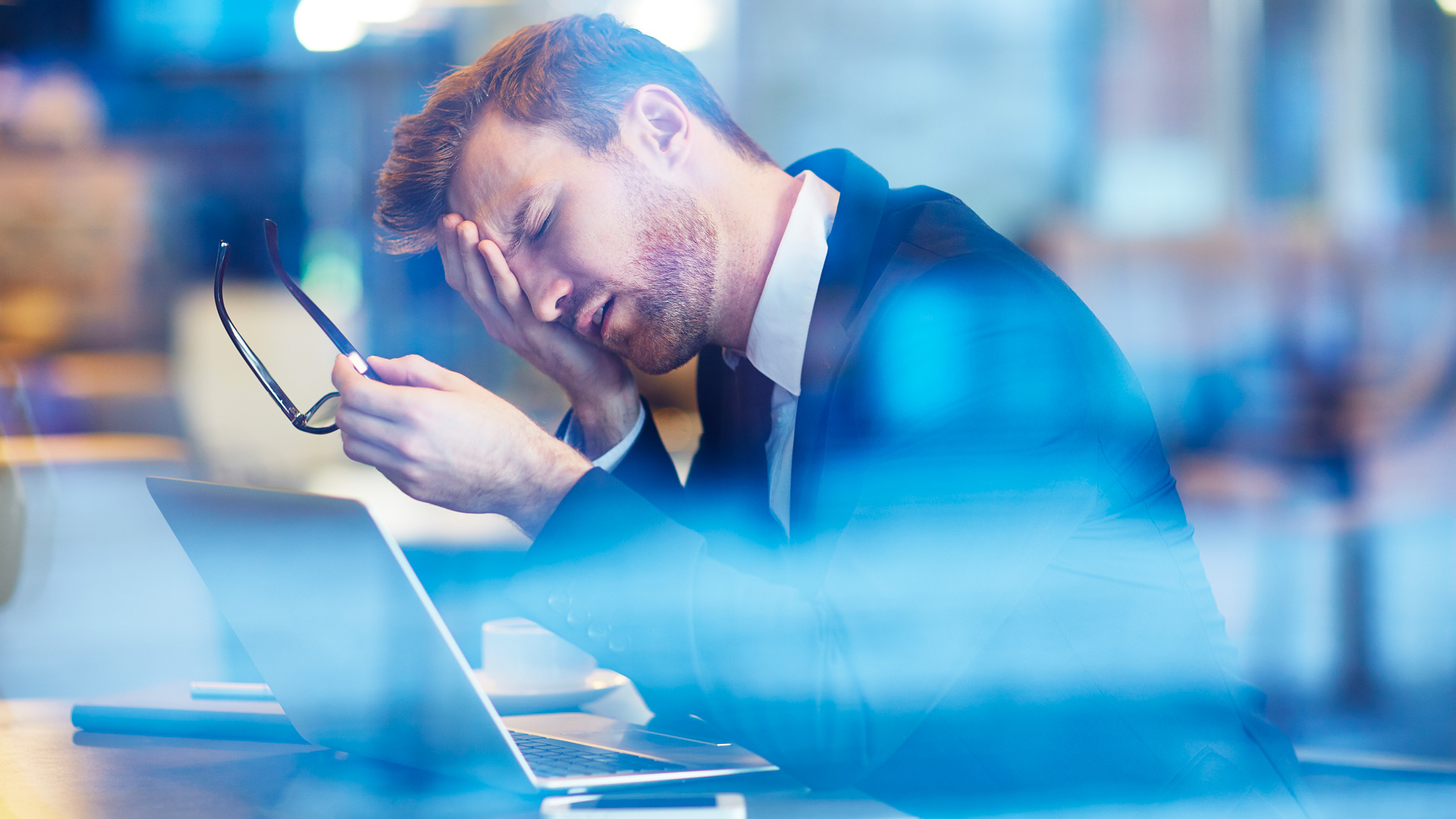 Stanchezza cronica: le carenze di vitamine che sabotano l’energia