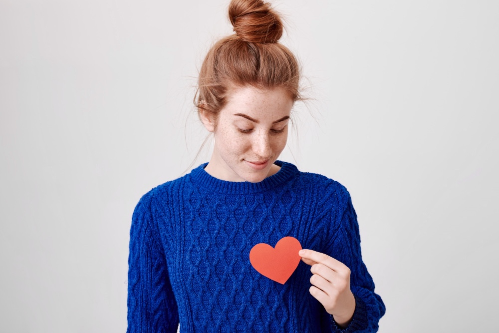 Infarto: le donne hanno sintomi diversi dagli uomini. I segnali a cui prestare attenzione